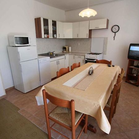 Apartment In Silo/Insel Krk 14533 Екстериор снимка